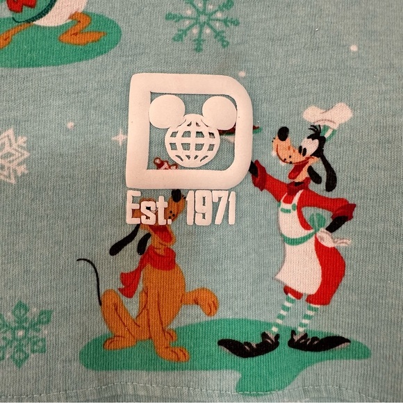 Disney Christmas Long Sleeve Shirt Teal size M (7/8) Kids - Picture 3 of 8